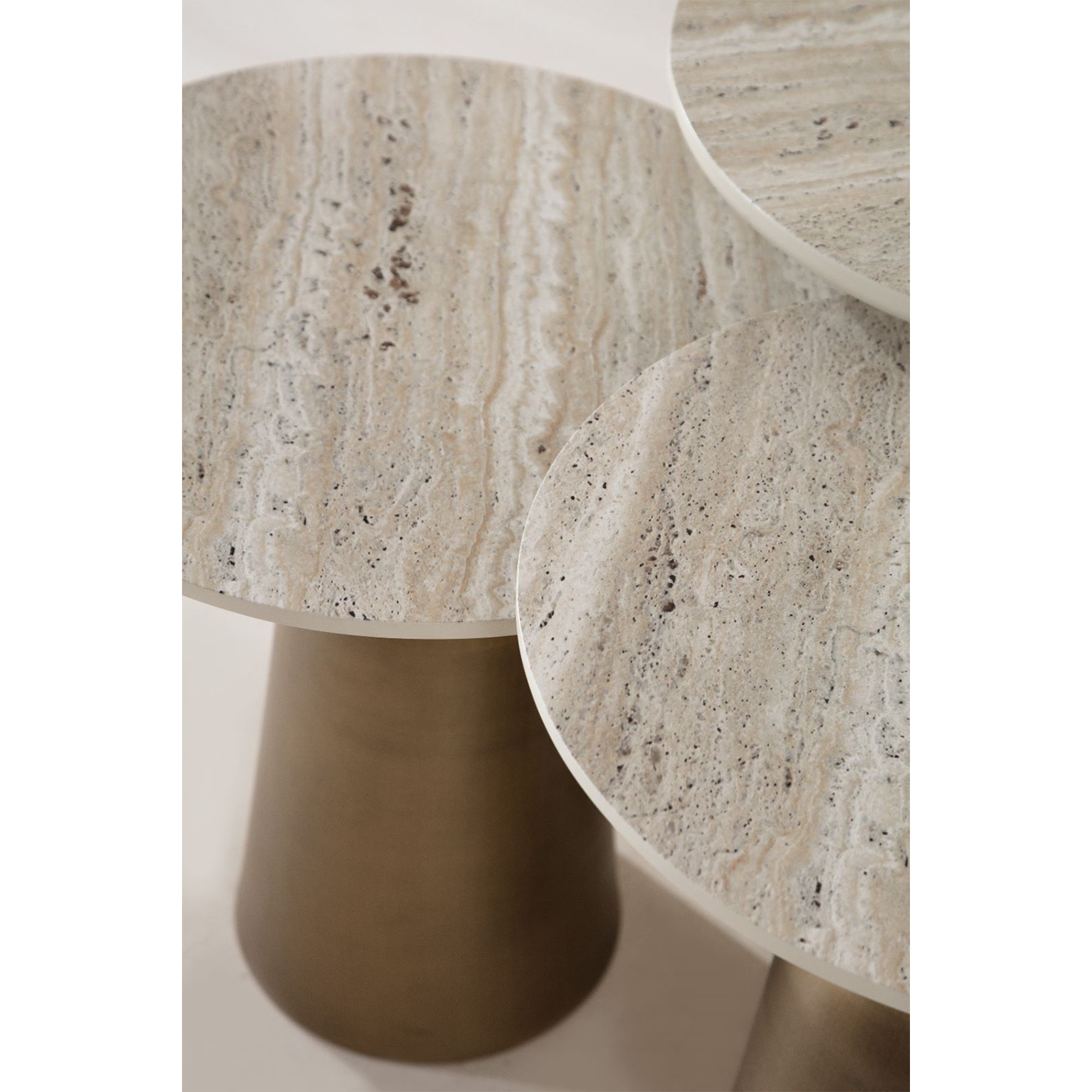 Beige Zigon Sehpa – 3’lü Set – Beyaz / Pirinç Ayak